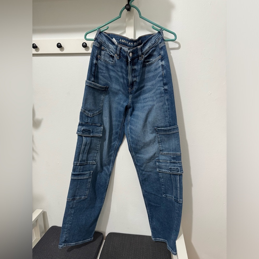 American Eagle Outfitters Women's Relaxed Fit Cargo Jeans